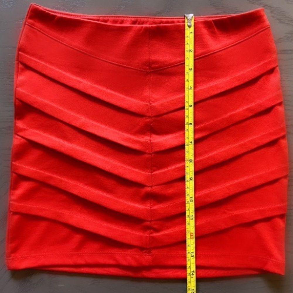 NEW Red Fitted Ribbed Textured Micro Mini Skirt - Picture 7 of 8